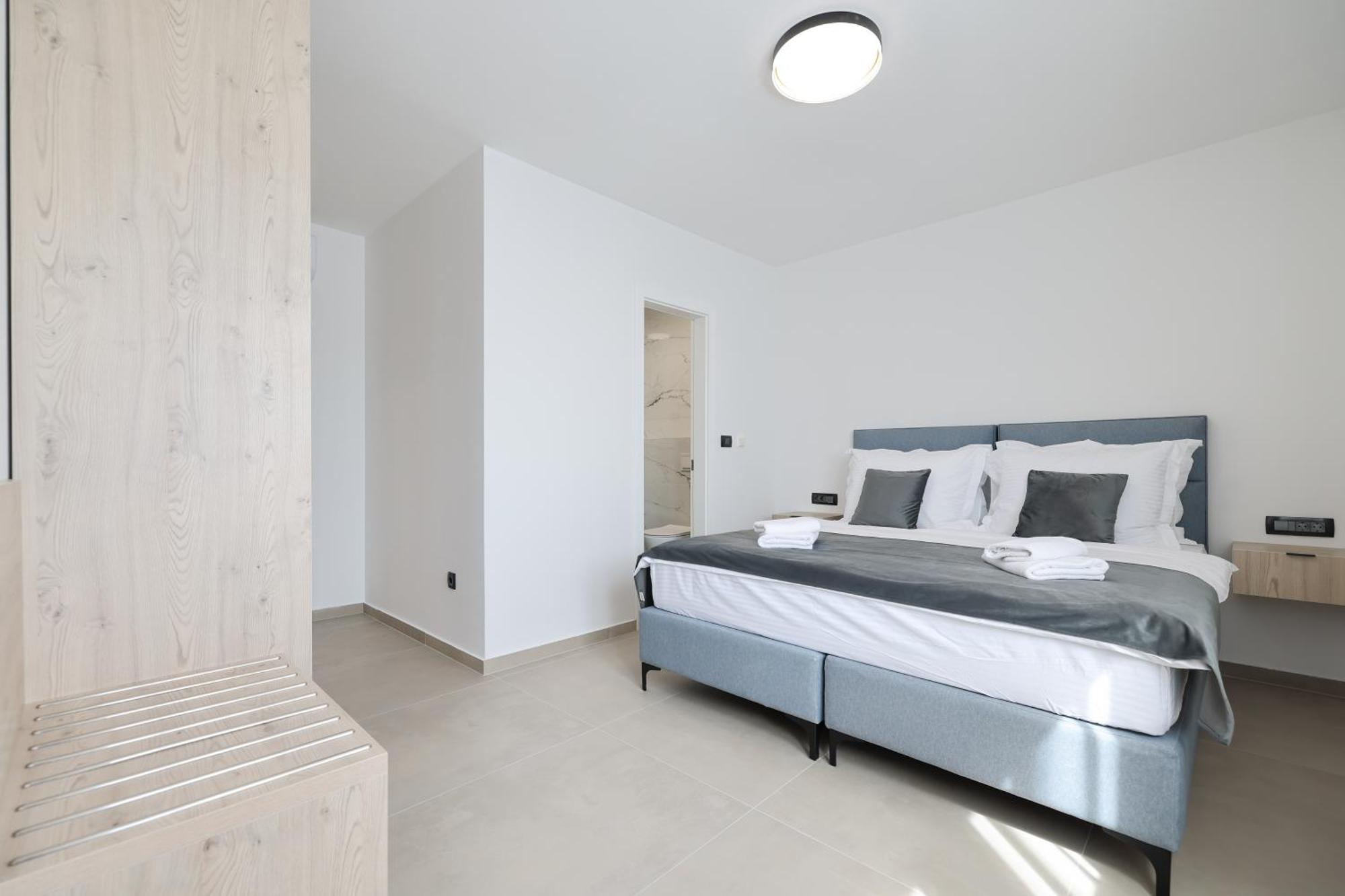 Deluxe Apartments Privlaka On The Sand Bilik gambar