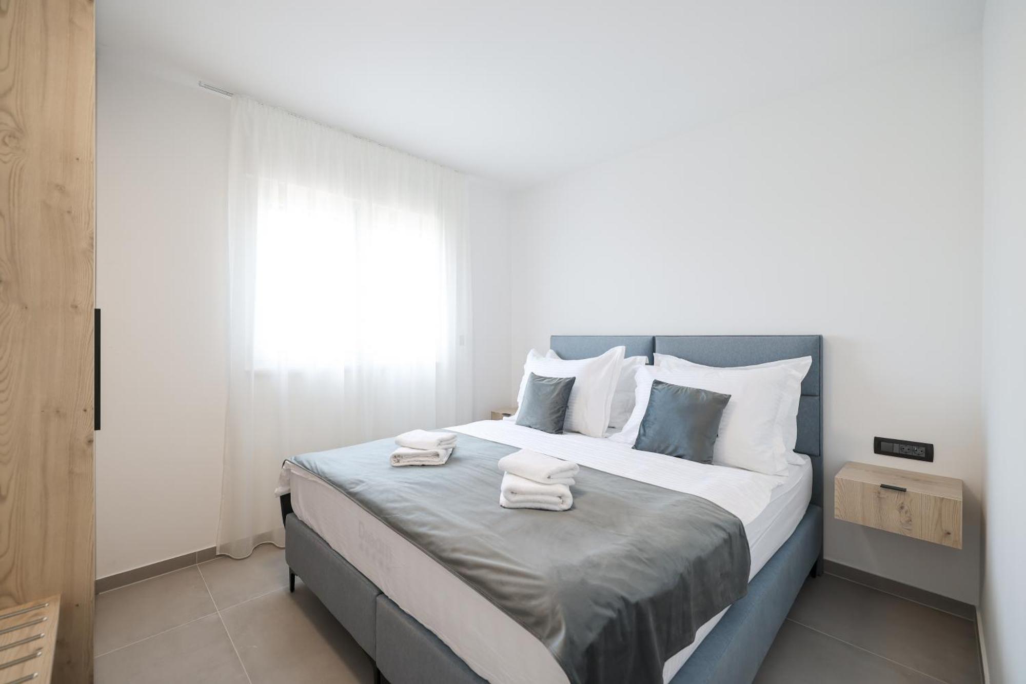 Deluxe Apartments Privlaka On The Sand Luaran gambar