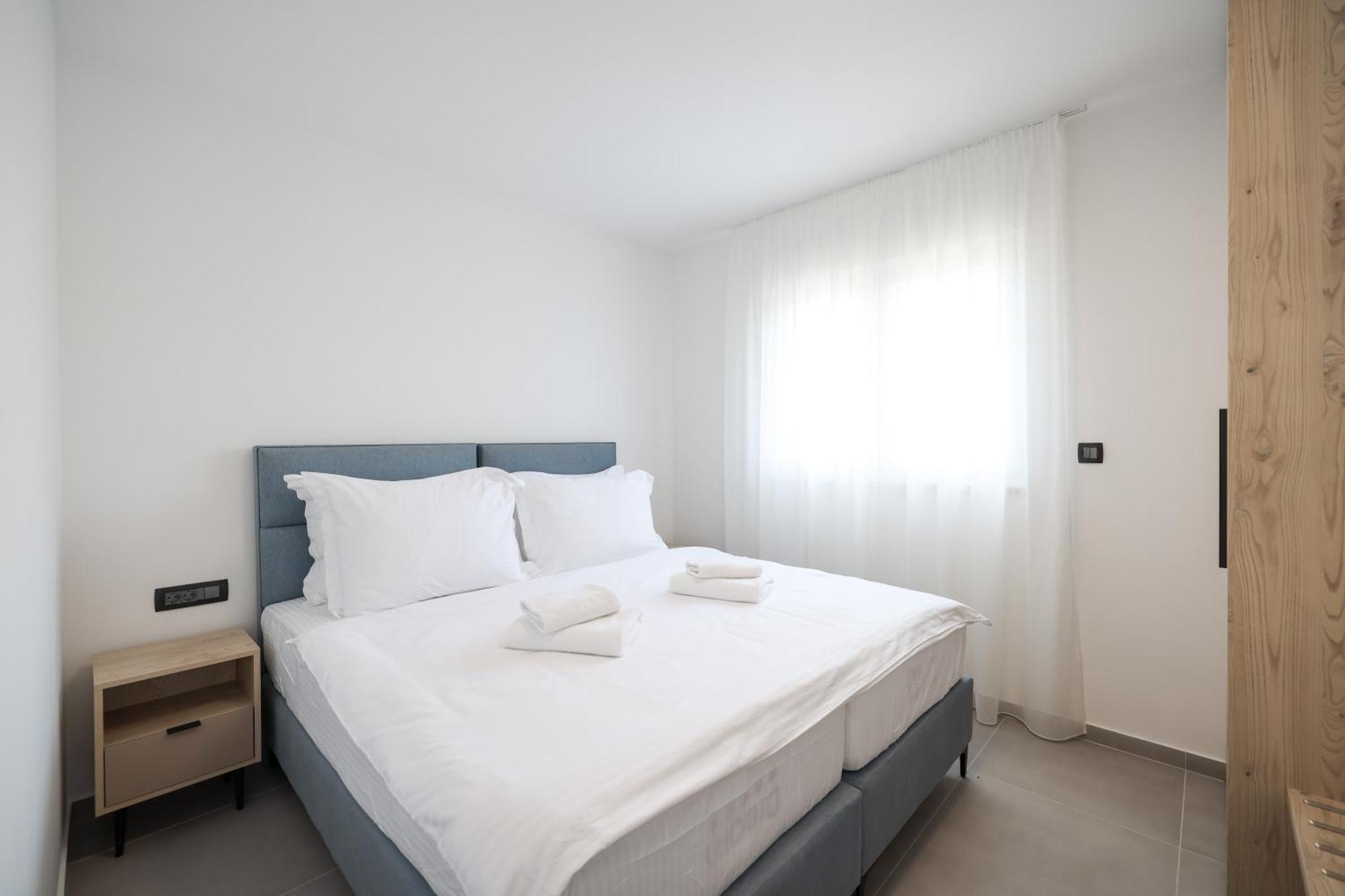 Deluxe Apartments Privlaka On The Sand Bilik gambar